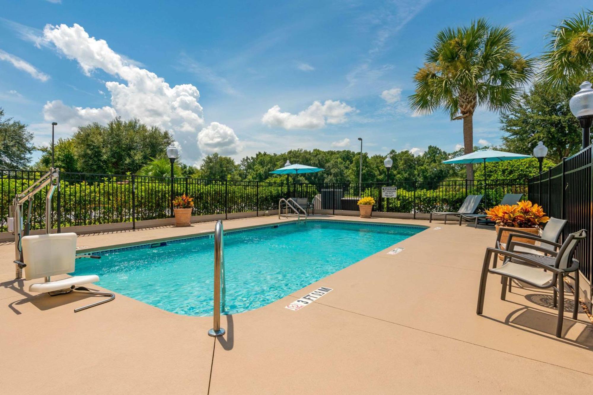 Comfort Inn & Suites Wildwood - The Villages מראה חיצוני תמונה